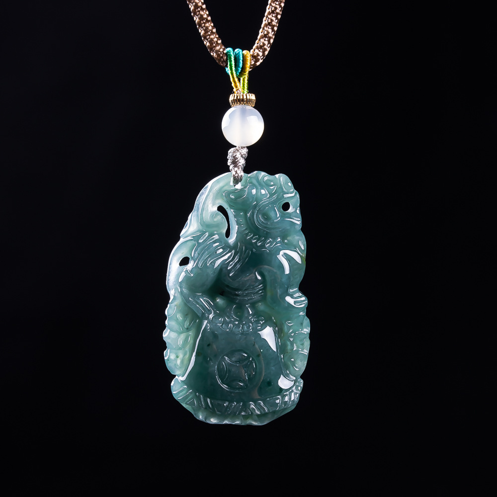 Women Accessories For Gift - Wisiorek Pixiu z jadeitu birmańskiego, designerskie
