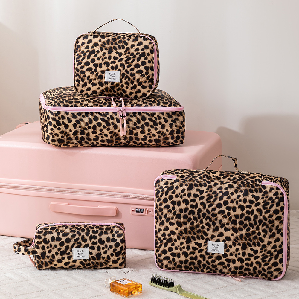 Kosmetyczka w panterkę, organi – Women Accessories List recenzja i cena