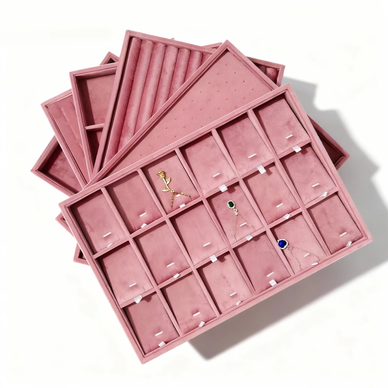 Aksamitne tacki na biżuterię d – Women Accessories List recenzja i cena
